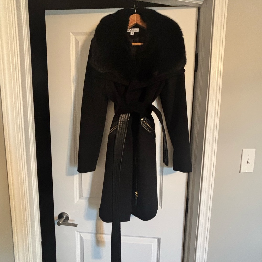 Elegant Black Fur-Trimmed Women's Coat